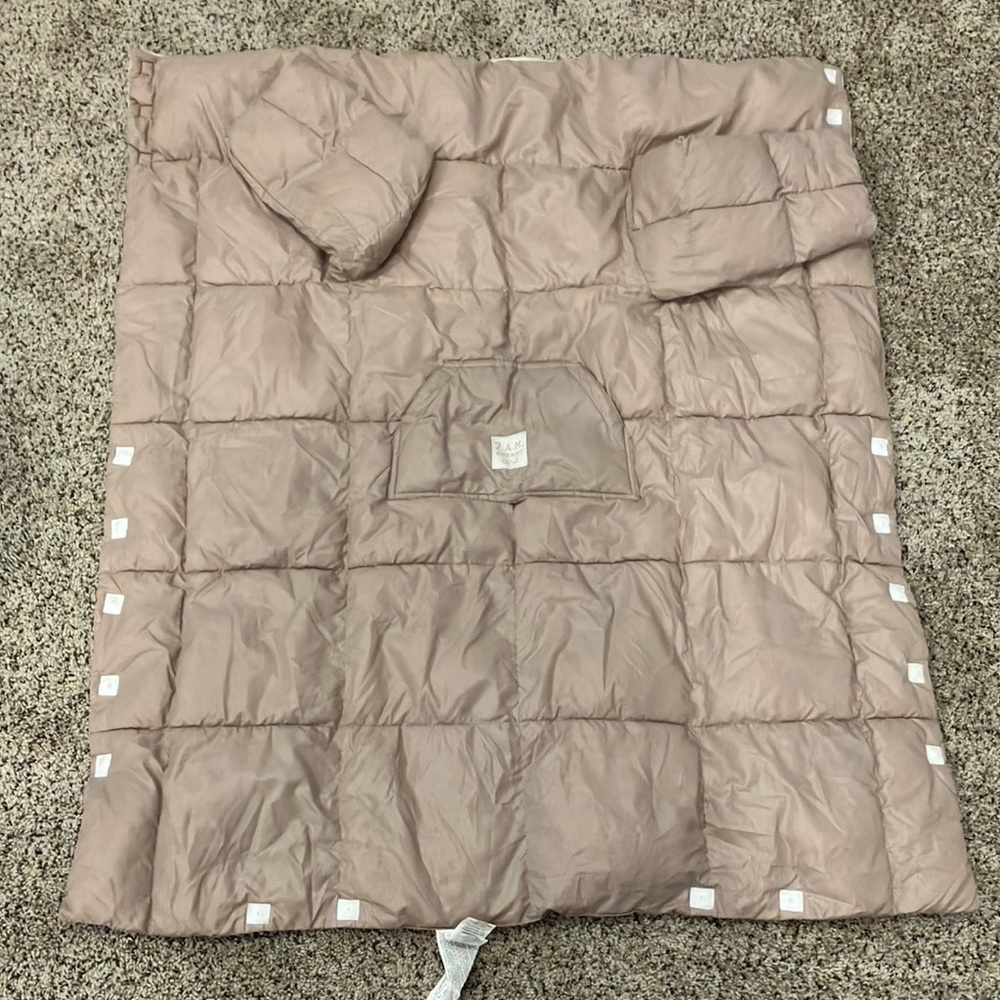 7am Sleeved Blanket for Car Seat